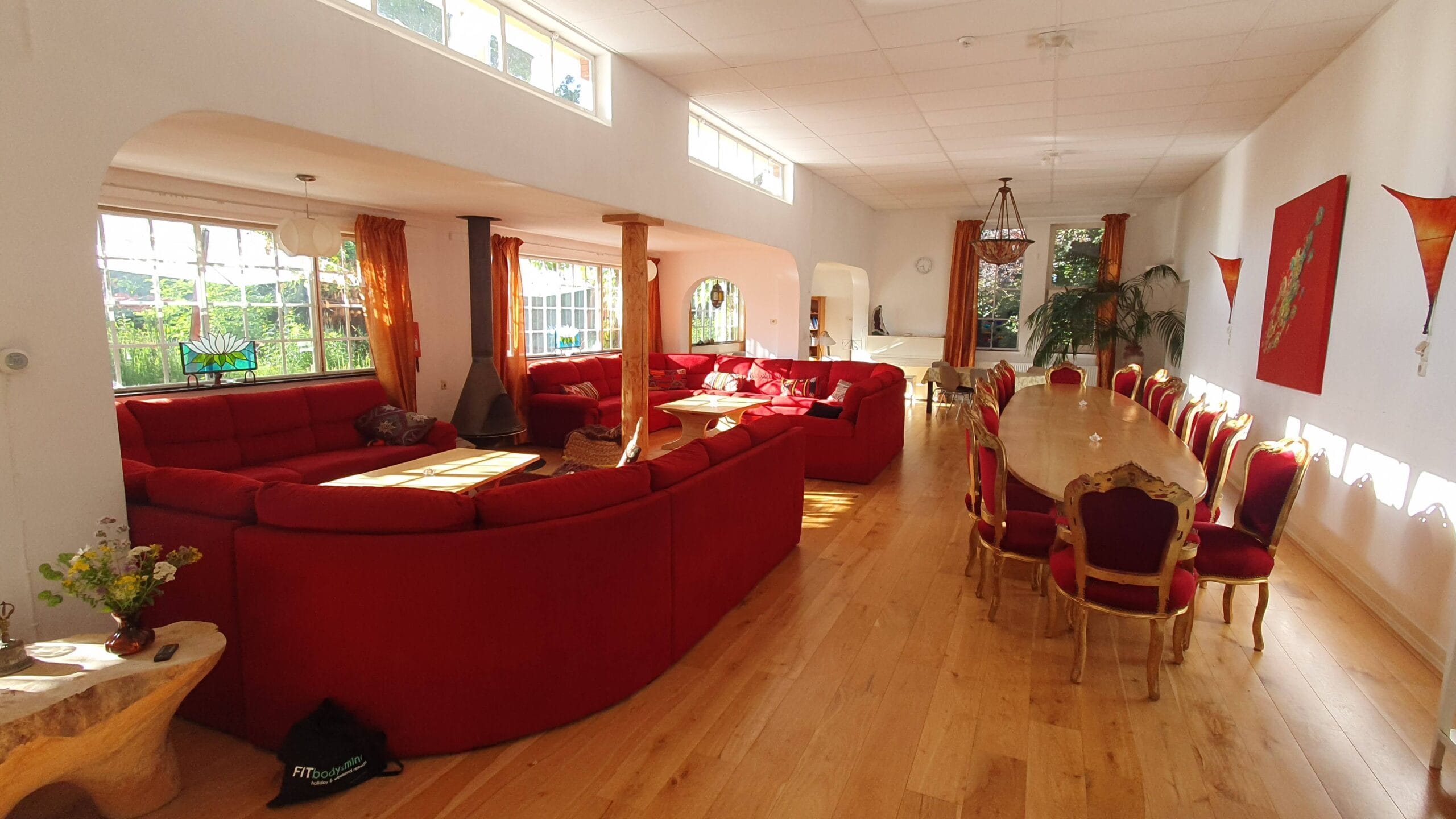 Yoga & Wellness Retreat Zeeland - woonkamer Yoga & Wellness Retreat Zeeland - woonkamer