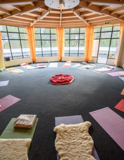 Yoga & Wandel Retreat Terschelling - yogaruimte Yoga & Wandel Retreat Terschelling - yogaruimte